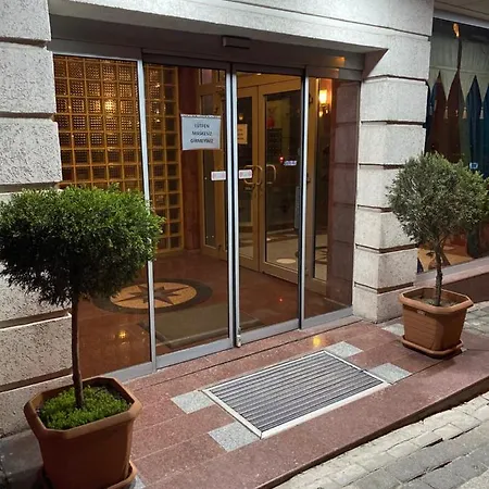 Martin City Hotel מלון 3*