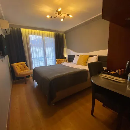 Martin City Hotel 3*