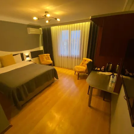 Martin City Hotel 3*